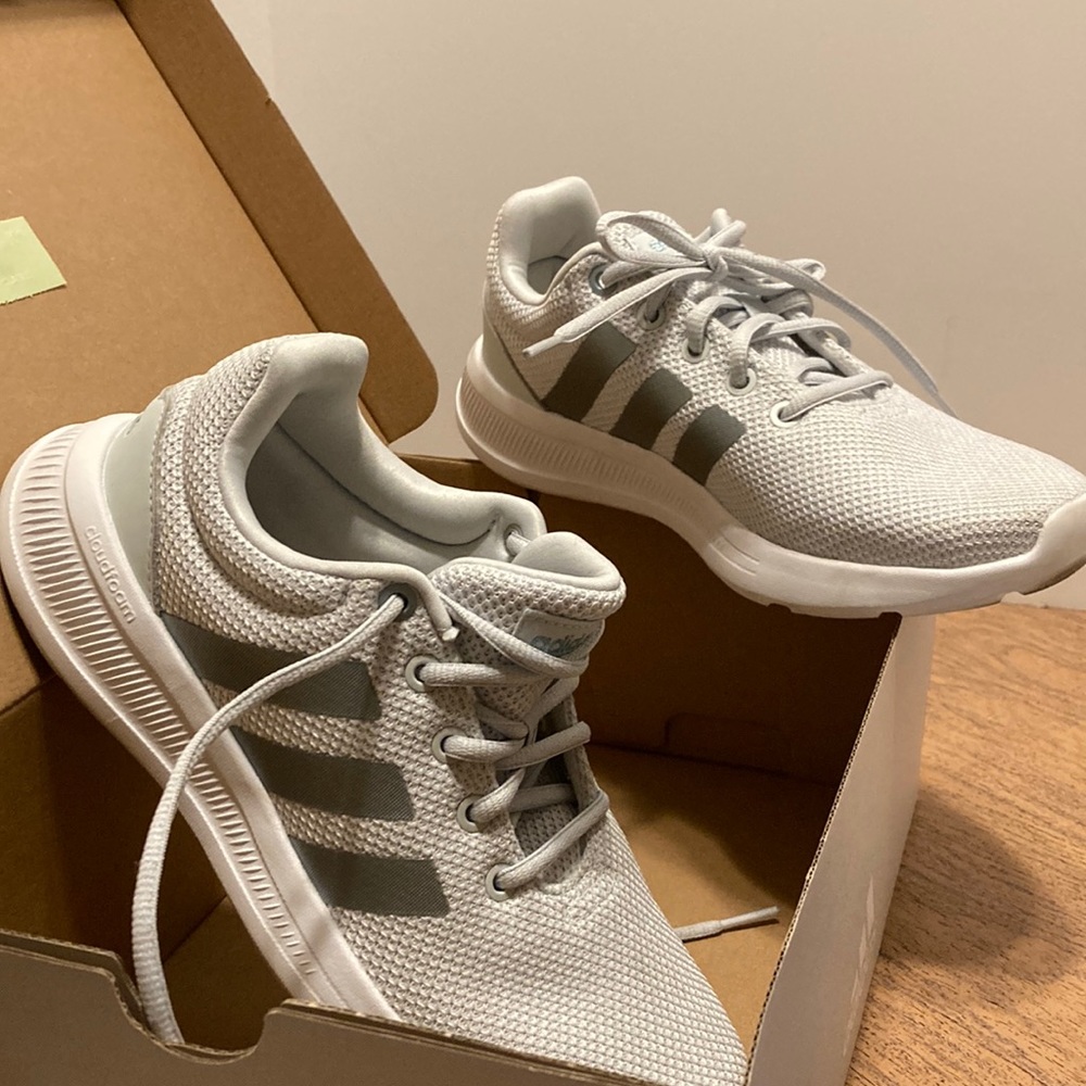 Adidas shoes like new Sz 7-1/2 white